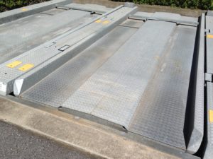 ワイヤブラシ施工とは？機械式駐車場の塗装手順の解説 ケレン編(2)